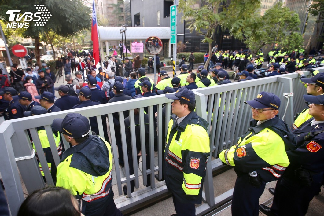 T怪客踢新聞／退役軍官的第一滴血