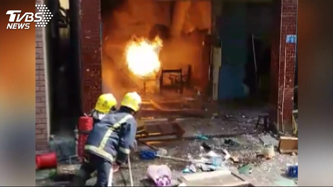 「要大家快跑!」女叫5桶瓦斯 當老闆面引爆身亡