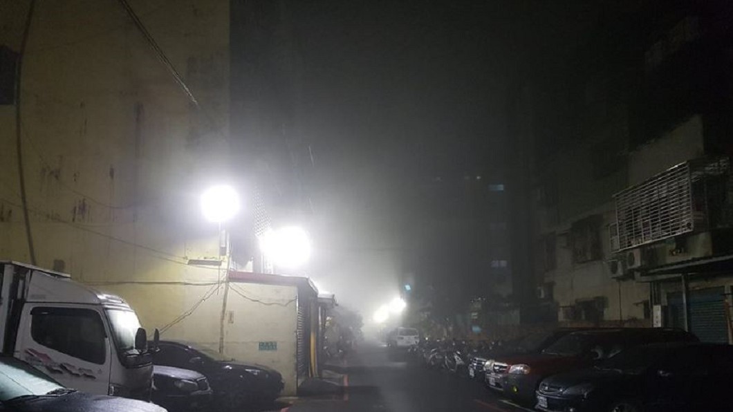 詭霧凌晨罩中和!警笛狂響傳街區 住戶嚇到衝屋外