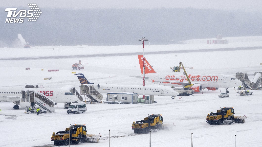 歐洲大雪持續發威 瑞士、都柏林機場關閉