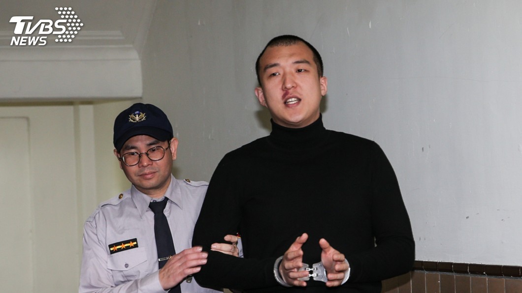 周泓旭解任律師 高院改期傳訊王炳忠父子