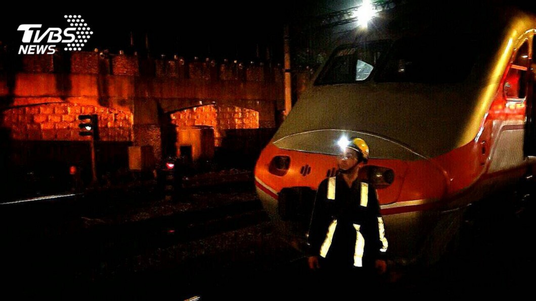 快訊／電車線電力異常！　台鐵七堵-汐止列車延誤