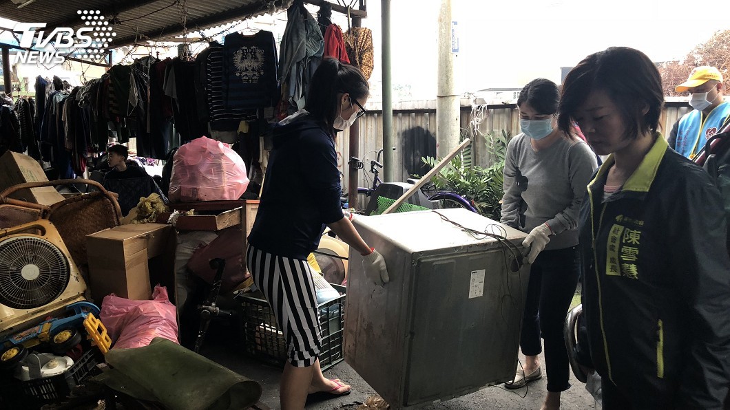 月領社會補助卻住垃圾堆　社會處介入輔導