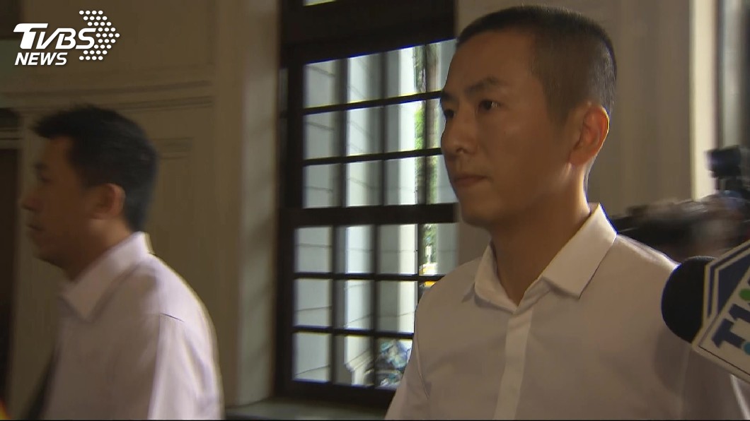 不飛阿帕契轉職救護機 勞乃成走出風波傳已再婚
