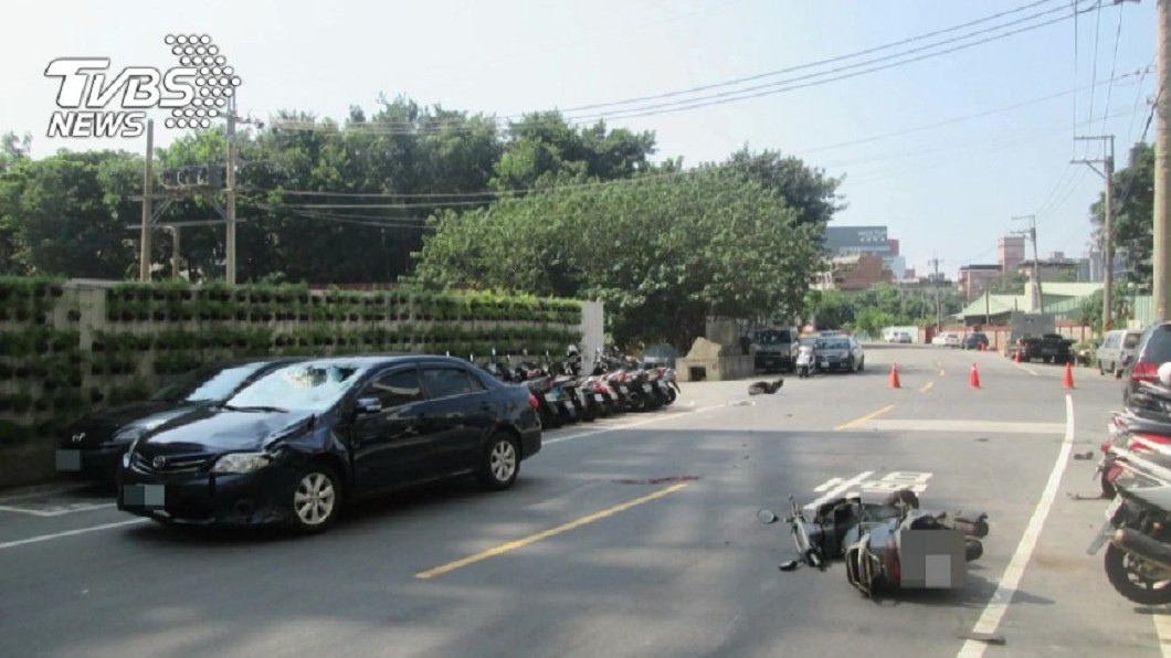 帶她買手機!爺載孫女挨撞雙亡 女老師「顧看右邊」遭訴