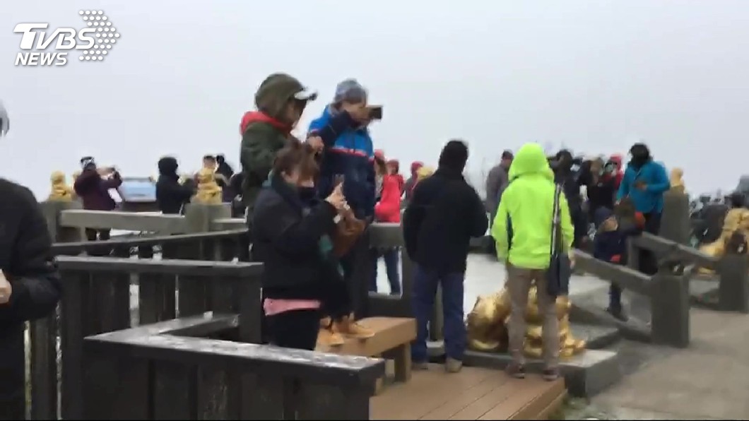 外套別收!強烈大陸冷氣團來了 週末狂降10度