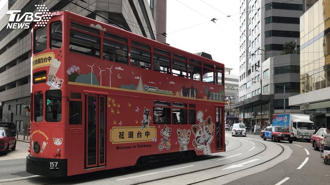石虎彩繪叮叮車香港上路 邀港客看花博