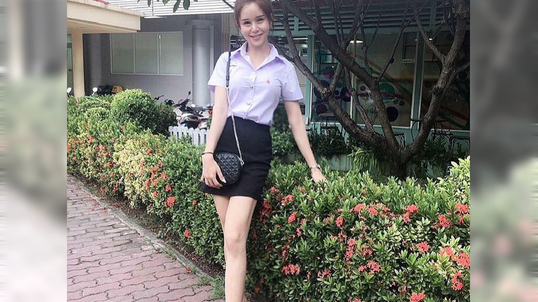身材曼妙,完全看不出曾經是個「小胖弟」!