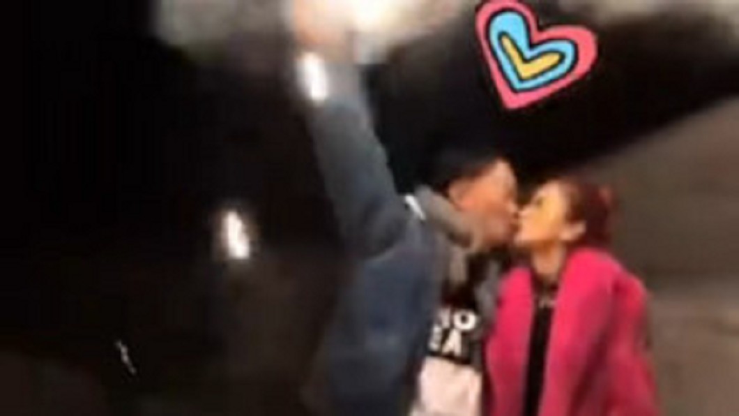 陳奕迅雪地放煙火吻老婆近3秒　罕見放閃粉絲激動