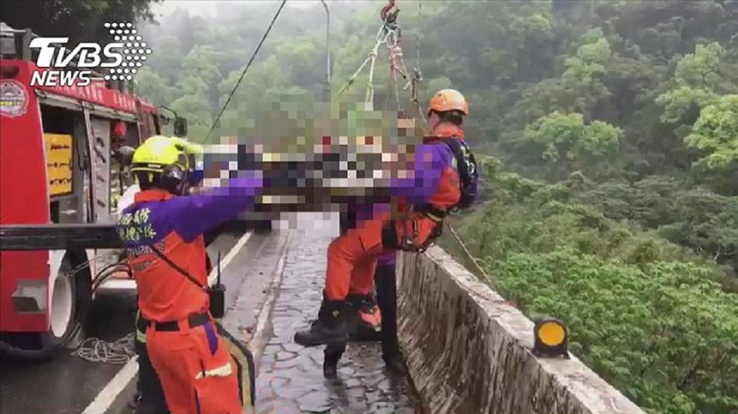婦摔落邊坡亡 丈夫兒子加工自殺詐領保險金
