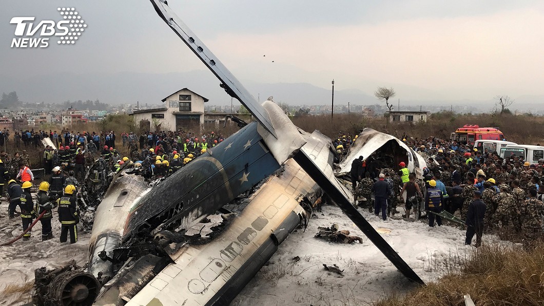 客機墜毀尼泊爾首都機場 恐造成數十死傷