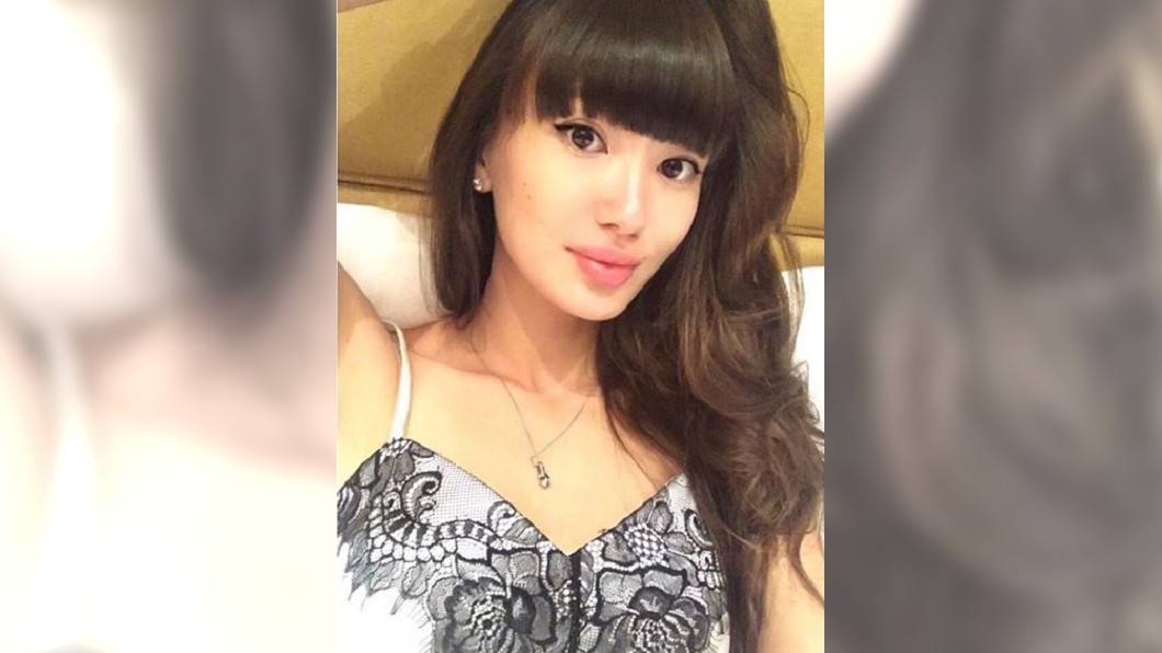 莎賓娜如今卻被傳整形。(圖/翻攝自莎賓娜IG)