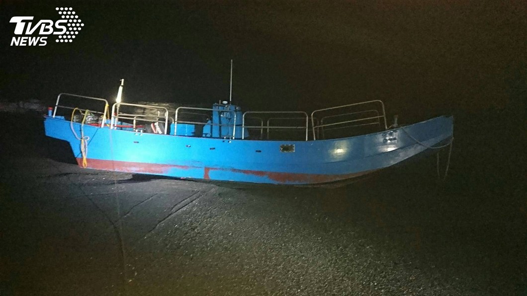 舢舨不抓魚 走私2300包香菸遭逮