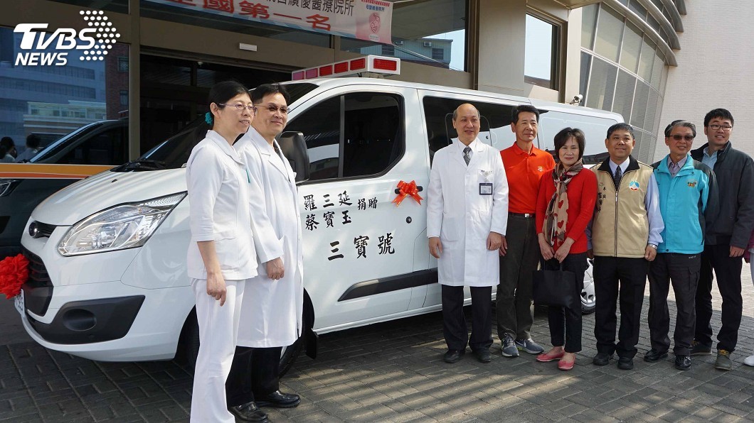 曾經受惠思回饋 新北夫婦捐救護車助離島