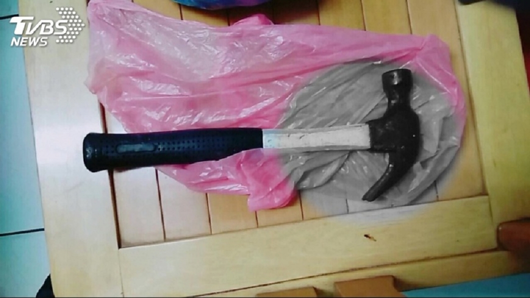 不滿父母逼找工作 女持鐵鎚砸爆老父頭致死