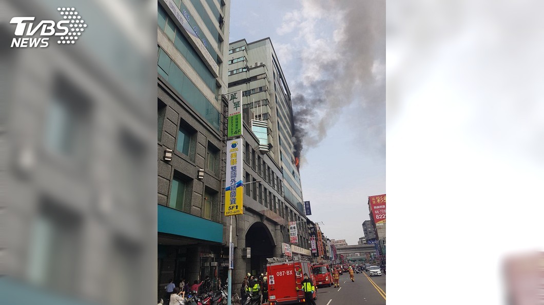 板橋大樓火警 警消救出1人無傷亡