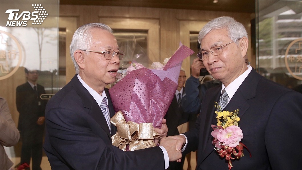 楊金龍備詢處女秀 坦言大方向彭規楊隨