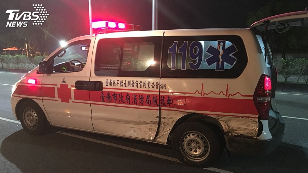 救護車遭酒駕擦撞 病患不治家屬怒
