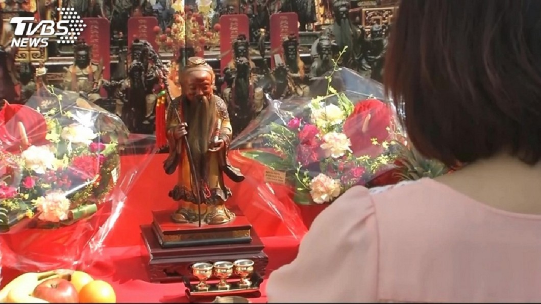 拜完月老秒遇真命天子 結局卻讓網友笑歪了!
