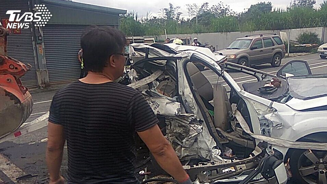 花蓮壽豐5車連環車禍　7男女送醫、1人命危