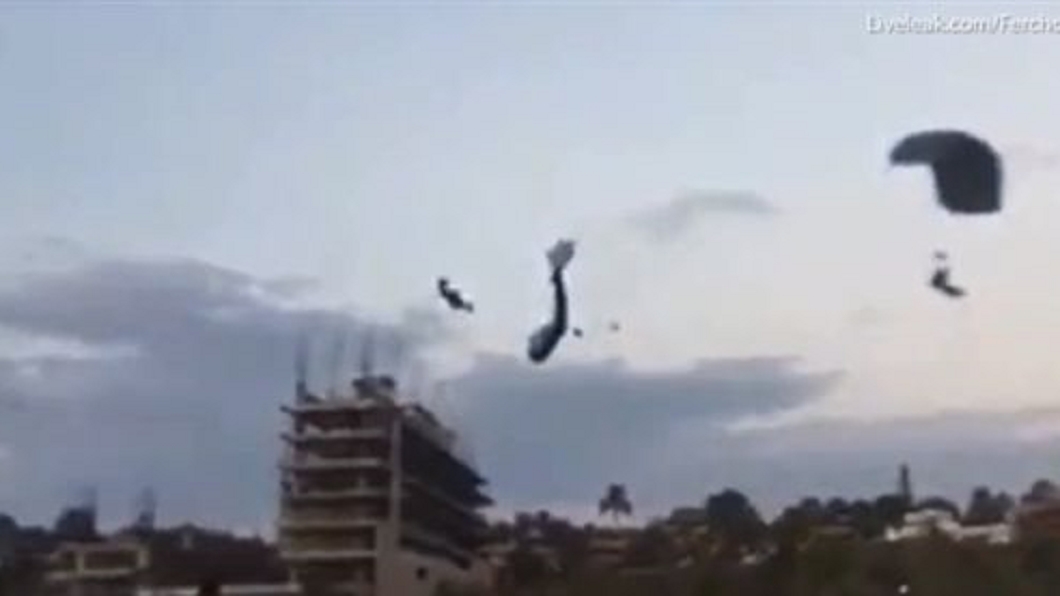 影/飛行傘空中對撞 女遊客翻180度墜地重摔身亡