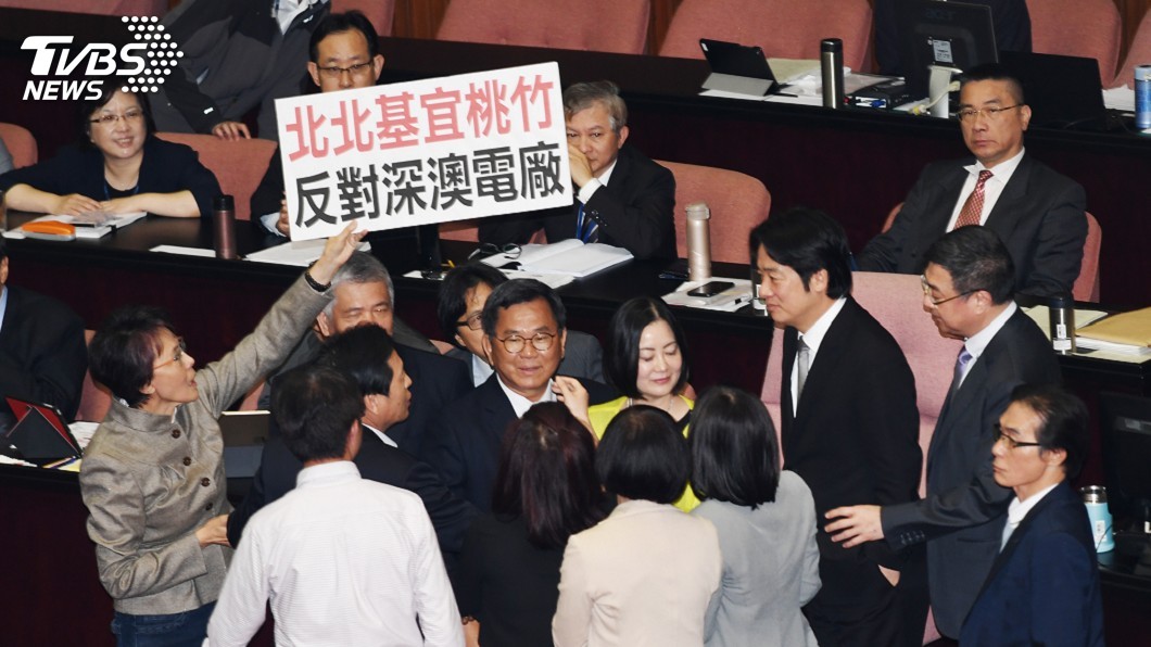 藍團發動表決干擾議事　賴清德觀戰等待