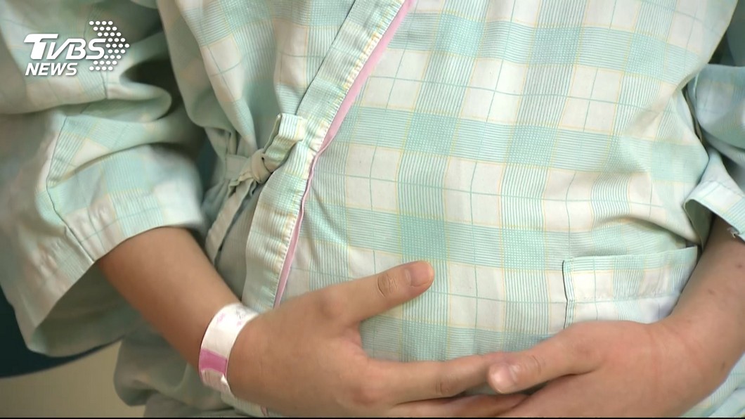 女「懷胎3月」肚皮巨如球 發現肚裡沒胎兒險喪命