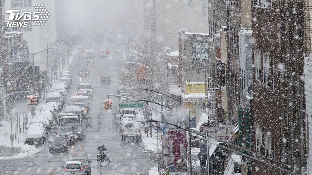暴風雪籠罩美東北 紐約市緊急狀態交通大亂