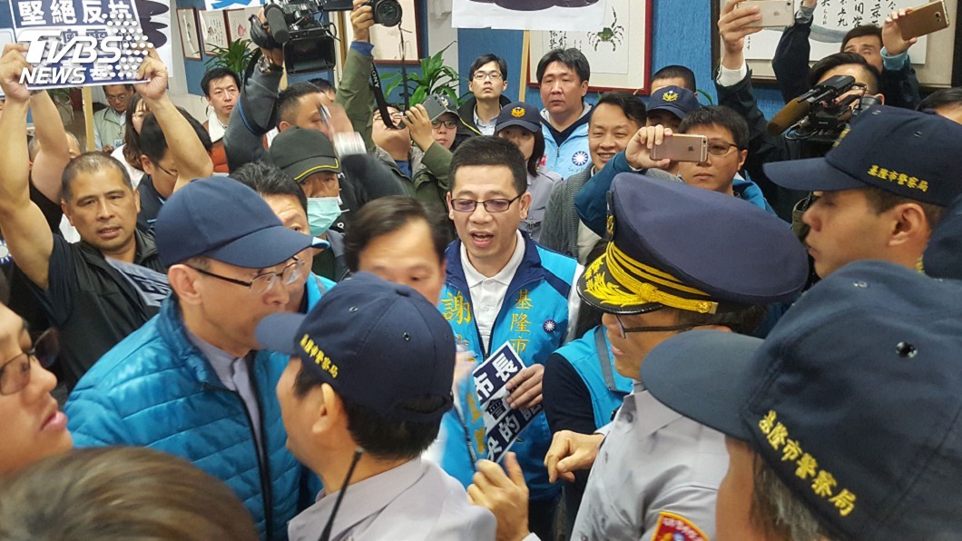 謝立功抗議深澳廠過關 林右昌指選舉動作