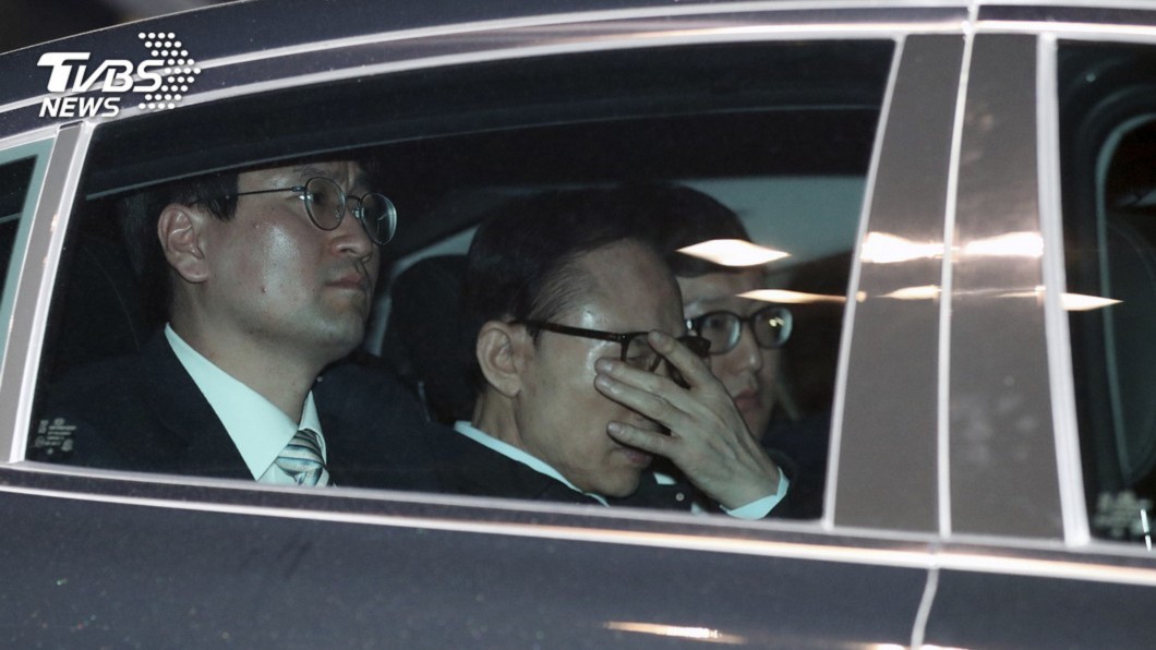 直接逮捕南韓前總統李明博 檢官夜訪