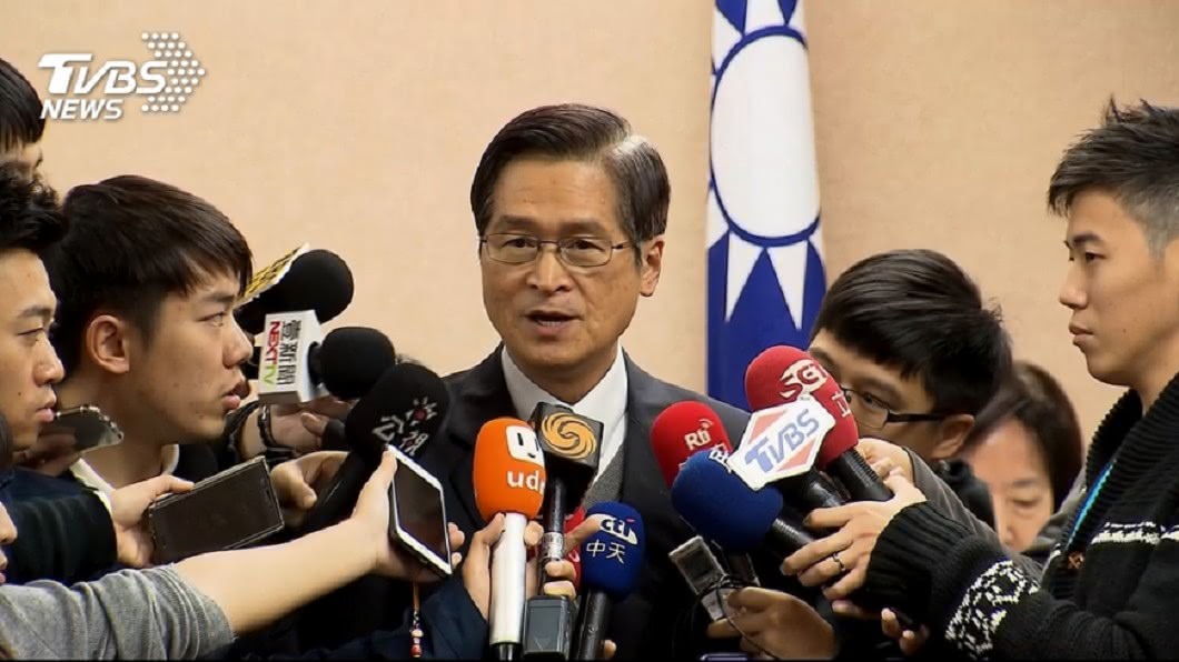 國防部長嚴德發日前表示,國防大學理工學院學生將改領交通大學「畢業證書」,兼領國防大學的軍事「學資證明」。圖/TVBS