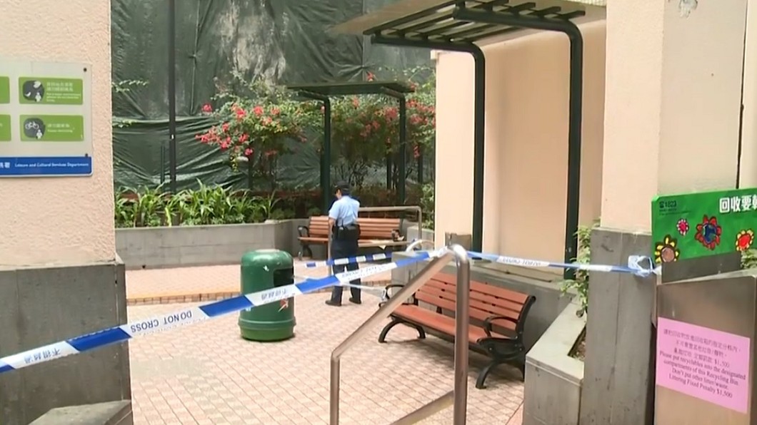 港驚爆鐵鎚砸窗搶珠寶店 得手逾6千萬