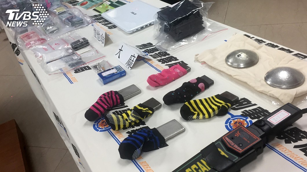 警破地下匯兌集團　疑涉黃金胸墊走私案