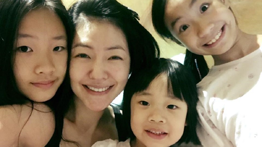 小S「欠揍比賽」出賣女兒 許老三扭腰擺臀撥頭髮
