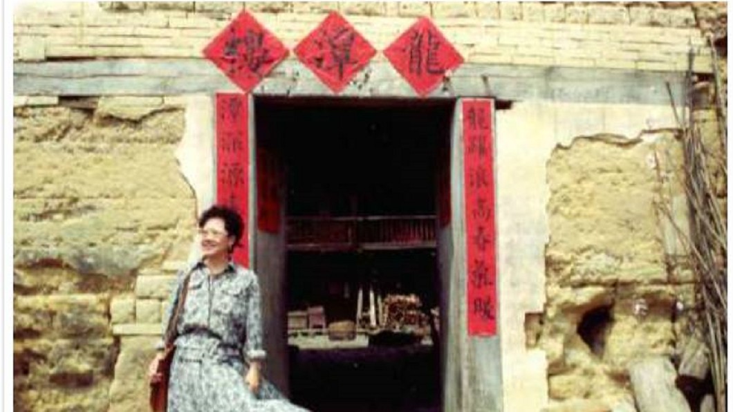 林明正PO出呂秀蓮早期赴福建祭祖的照片。圖／翻攝自 臉書 林明正