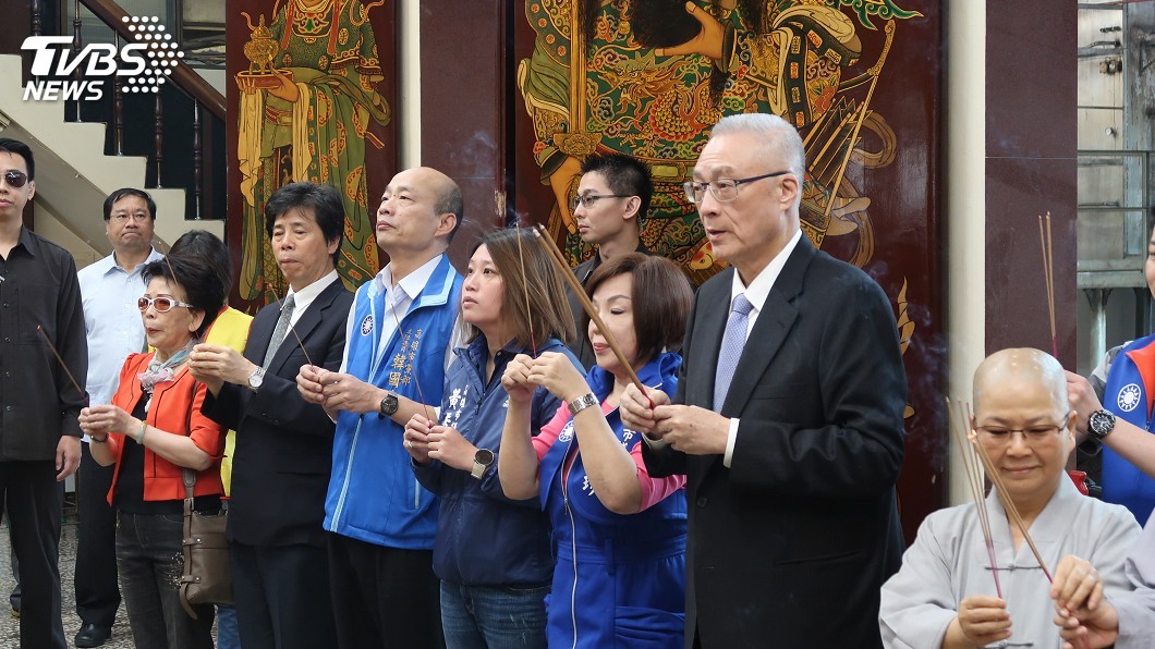 吳敦義參拜 韓國瑜陪同但互動少沒交談