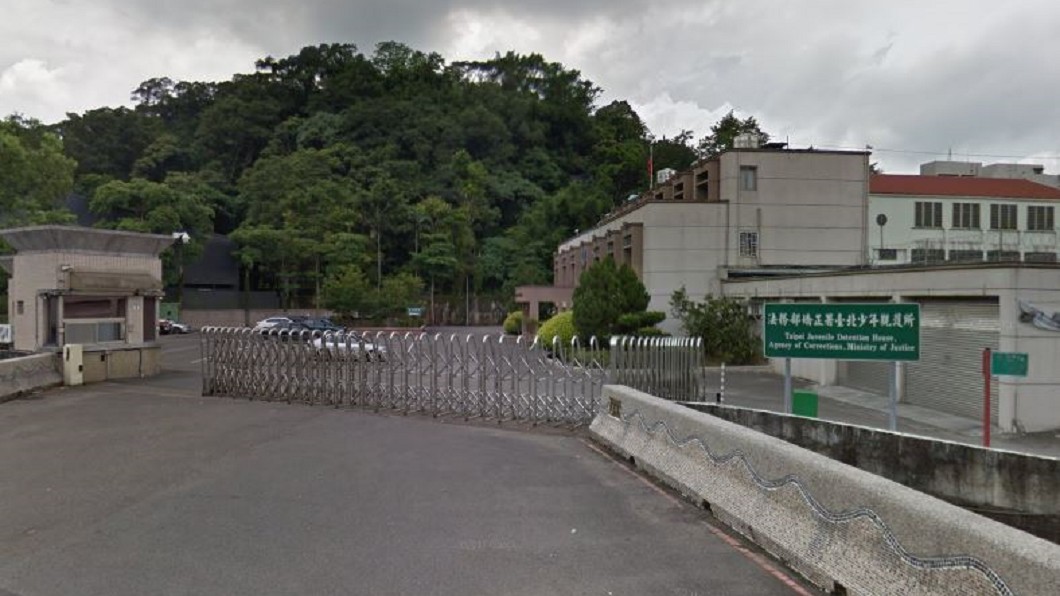 和「大哥哥」關同房！14歲少年遭性侵2次　淚眼揭經過