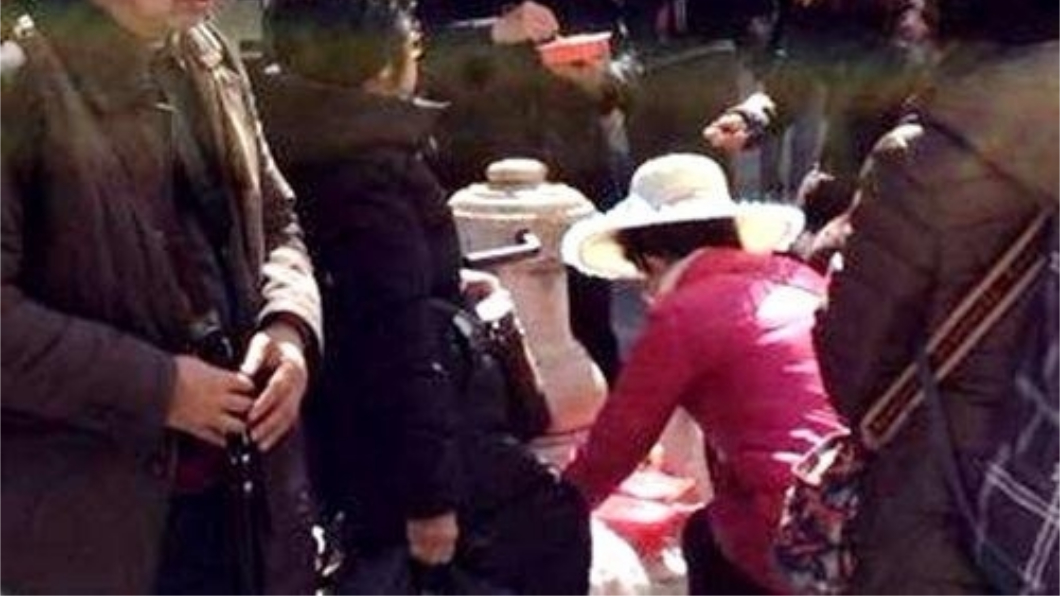 陸客在古蹟噴泉做這件事　威尼斯人傻眼快崩潰