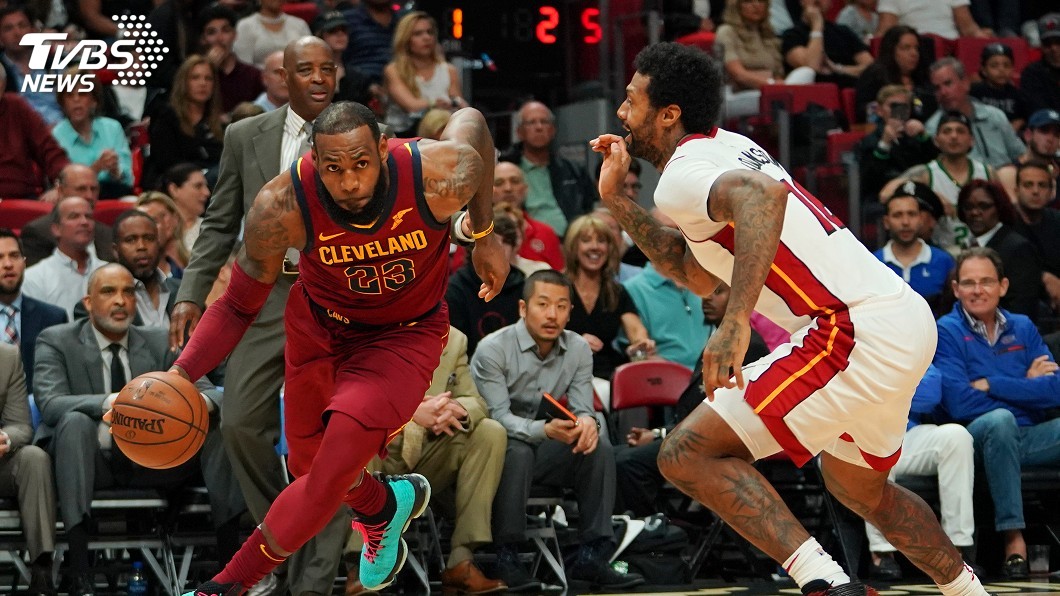 NBA詹姆斯只差1場　追平籃球之神紀錄