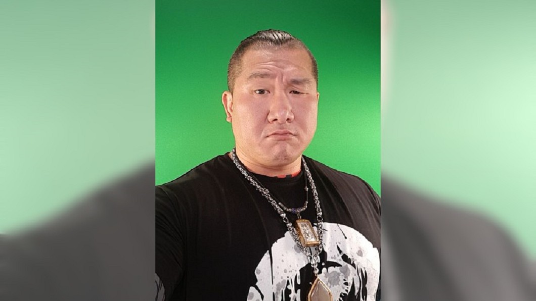 偽善又作戲 館長14字自嘲網友好心疼