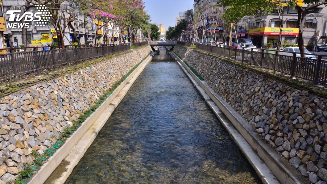 綠川水非自來水 中市府實地餘氯檢測闢謠