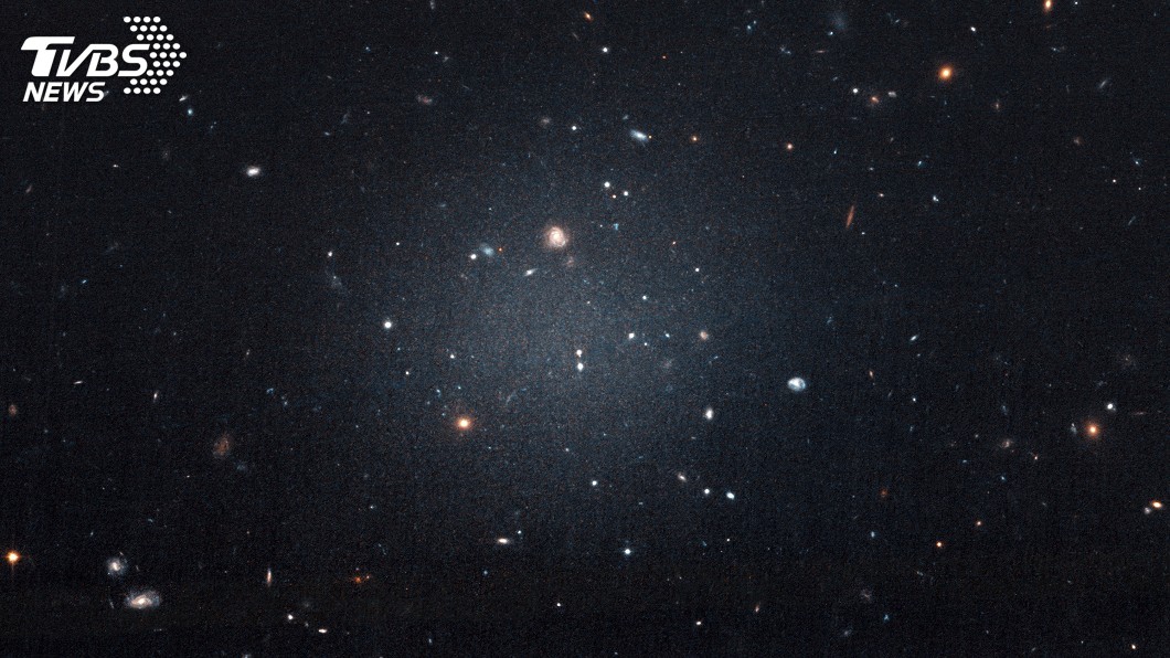 宇宙大驚奇! 首次發現沒暗物質的星系