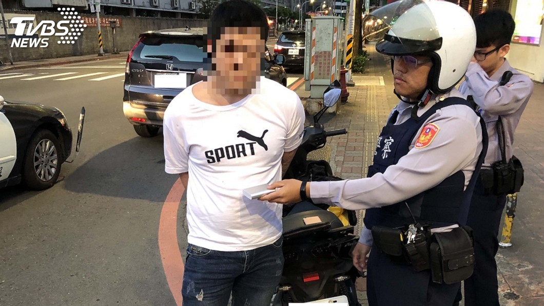 毒蟲假配合真逃逸 警方追百米逮捕