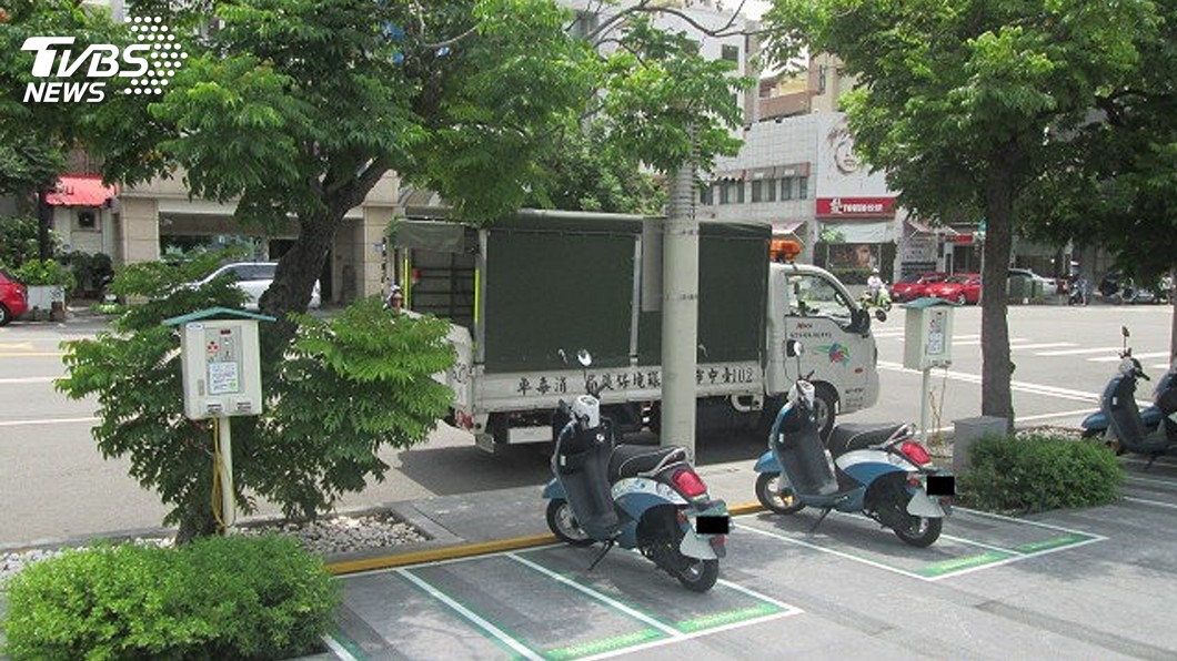 電動汽機車免費停車 林佳龍:值得