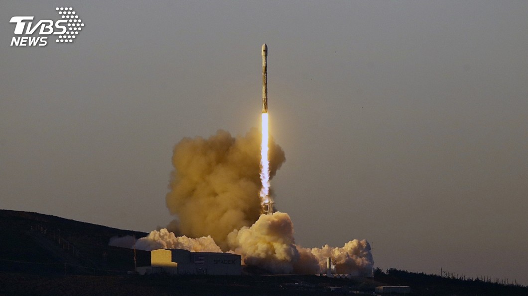 SpaceX射火箭 替銥集團送10枚衛星上太空
