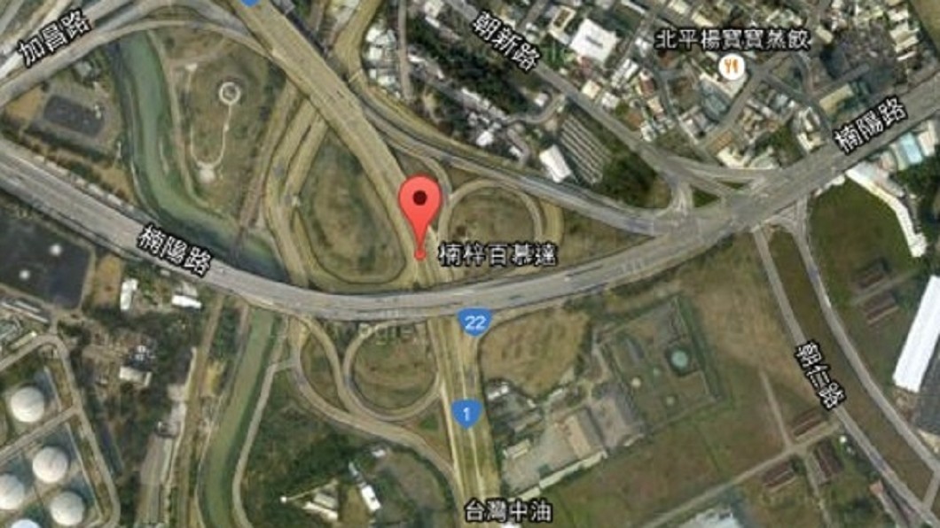 「楠梓百慕達」也曾出現在GoogleMap上,但目前該地標名已遭移除。圖/翻攝自GoogleMap