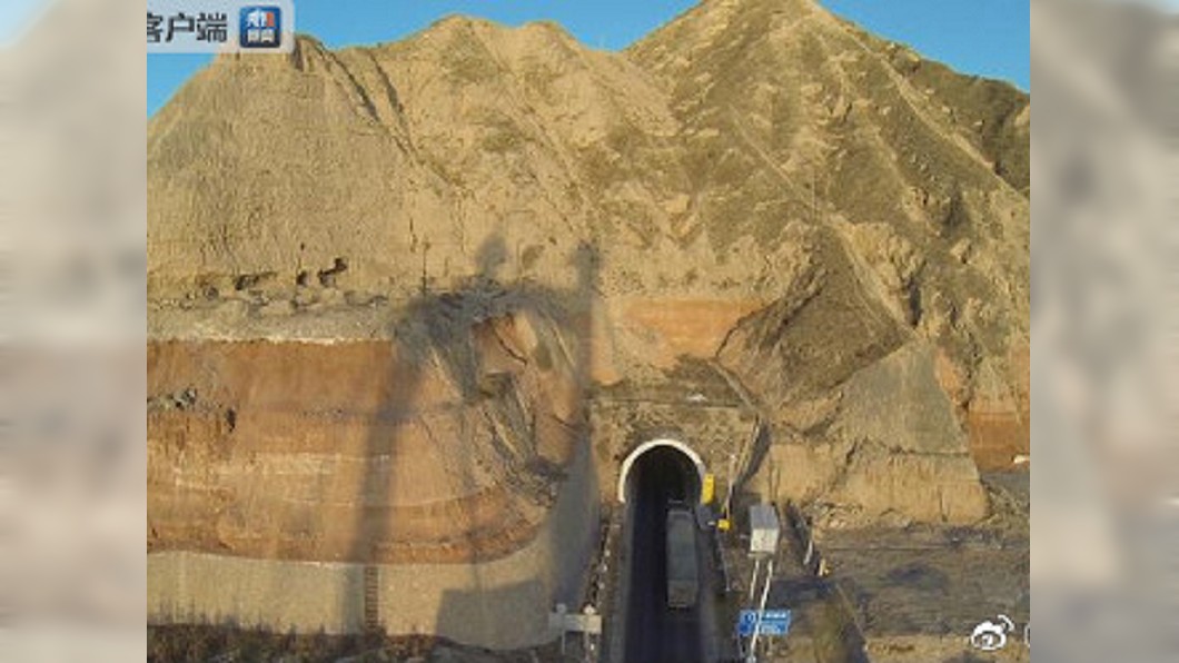 為貧困村鋪公路耗16億RMB 裂縫處處