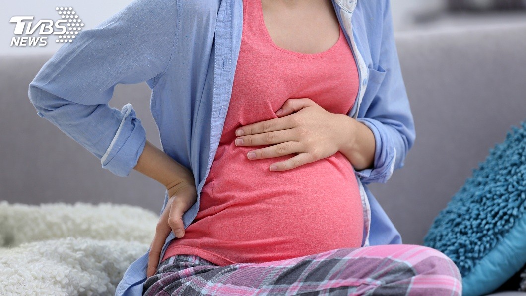 妻探監肚子微凸…她推稱宿便 綠帽夫出獄多1個女兒