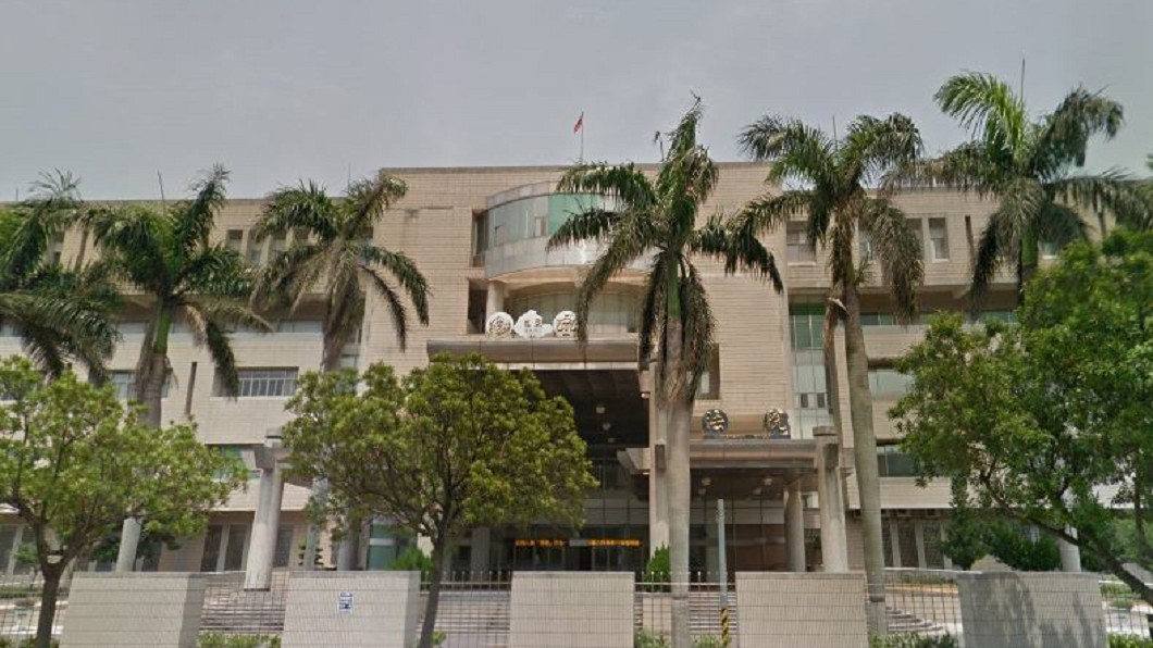 苗栗地院外觀。圖/Google Map