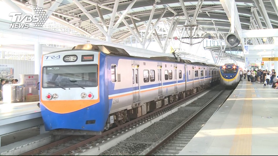 女大生搭火車廁所門竟被「扳開」 網驚:我也遇過